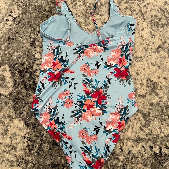 La Vie En Rose bathing suit - Picture 2 of 3